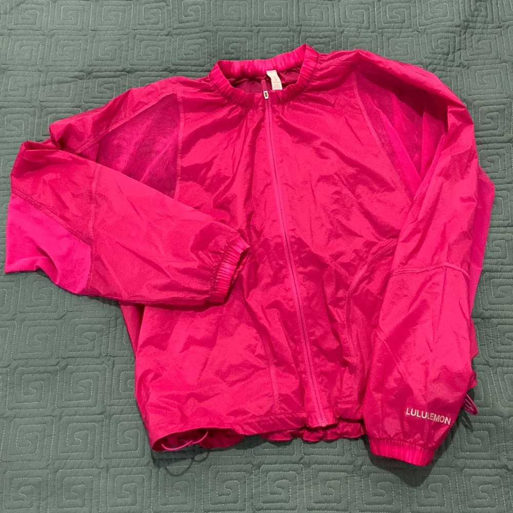 Lululemon NWOT windbreaker
